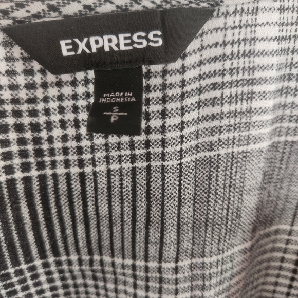 EXPRESS Plaid Faux wrap top - Picture 5 of 7
